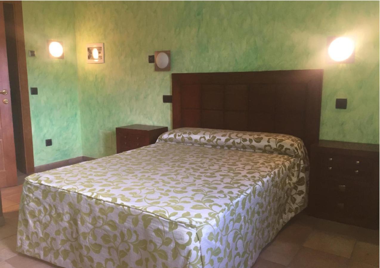 El Soportal De Uceda Hotel ภายนอก รูปภาพ