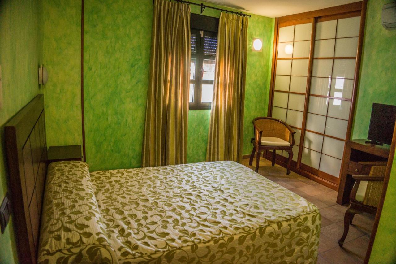 El Soportal De Uceda Hotel ภายนอก รูปภาพ