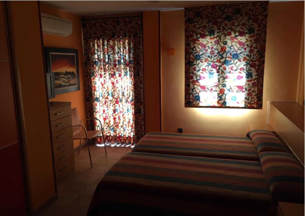 El Soportal De Uceda Hotel ภายนอก รูปภาพ